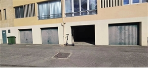 parking-box à la location -   13090  AIX-EN-PROVENCE, surface 18 m2 location parking-box - APR724368